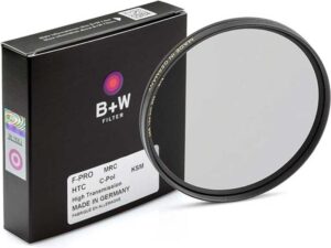 Filtre polarisant circulaire B+W High-Transmission MRC-Nano Master pour des photos d'architecture nettes et sans reflets.